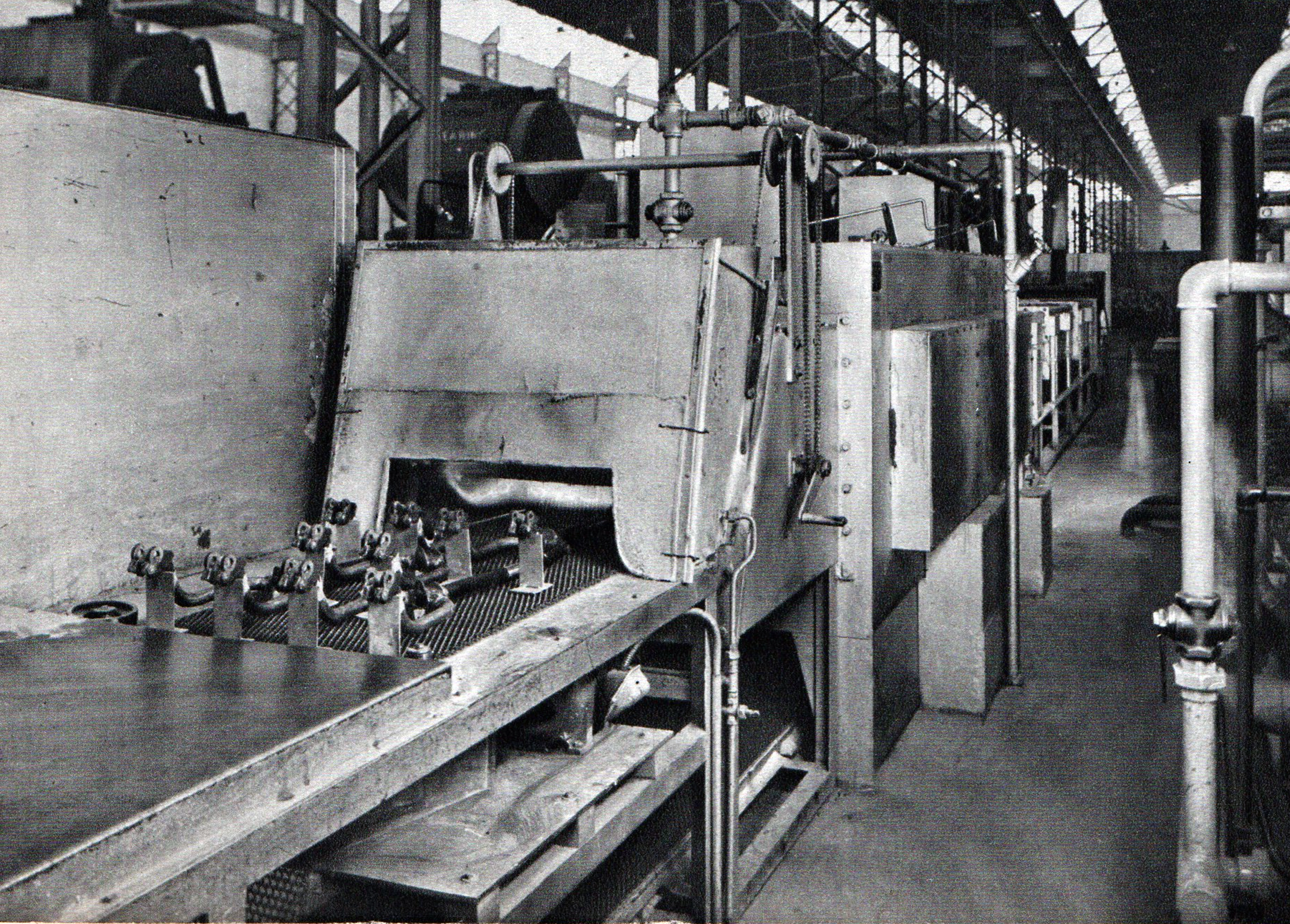 Continuous furnaces for controlled-atmosphere welding in the Mechanical Division, Innocenti Works