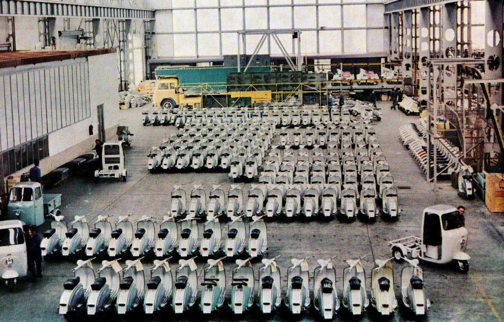 Lambretta scooters and Lambro three-wheelers in the despatch department at Innocenti, Lambrate