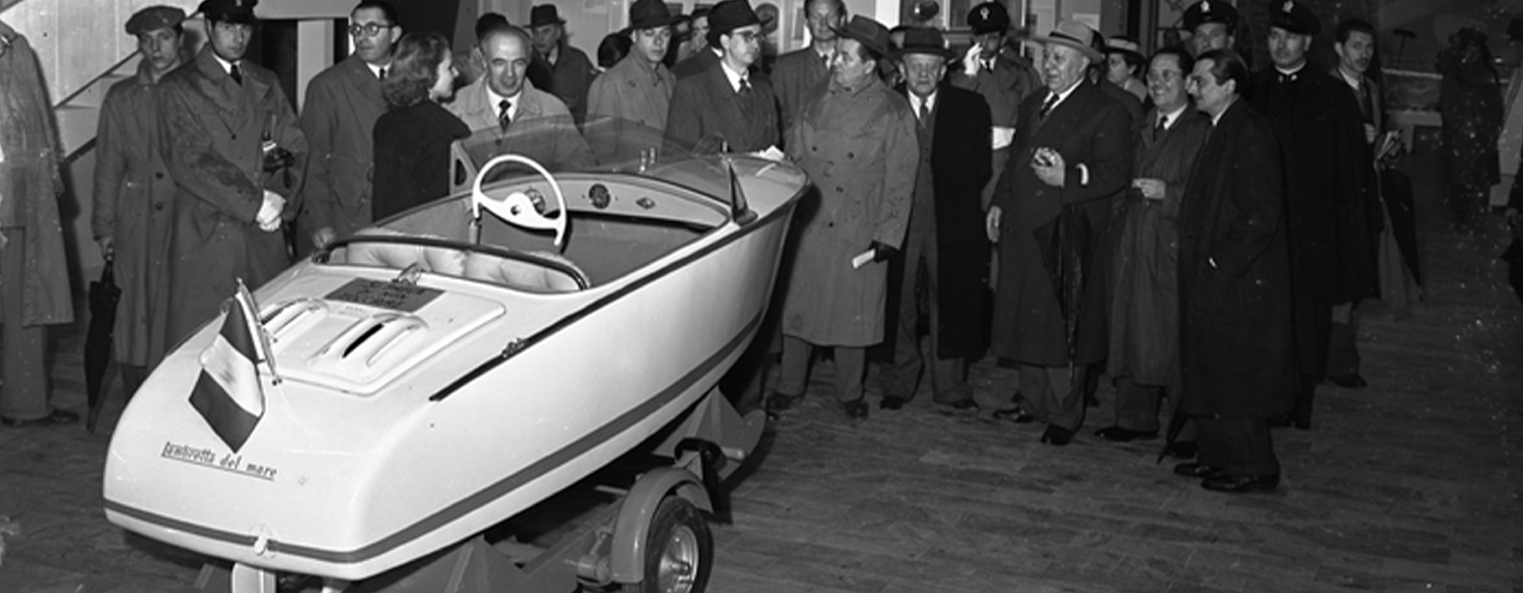 Lambretta Del Mare on the water